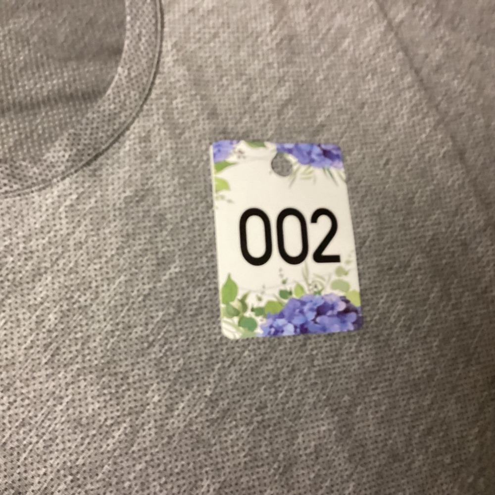 Lululemon Gray Lightweight Shirt Athletic Workout Run‎ Exercise Travel  M… - Picture 13 of 13